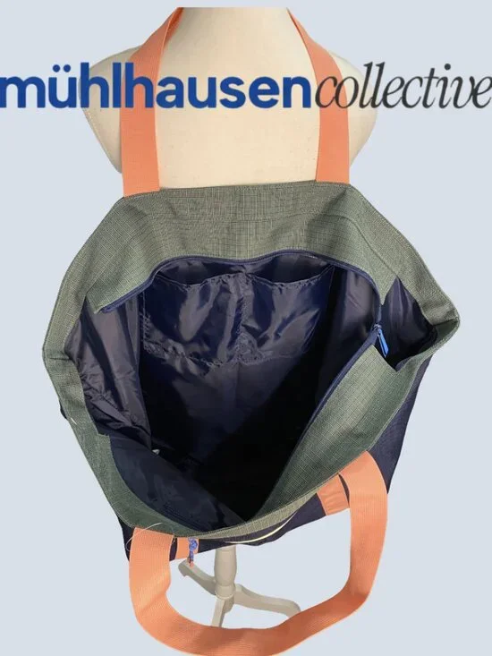 Victoria’s Secret PINK Oversized Tote Bag Navy Coral NWT - Picture 4 of 4